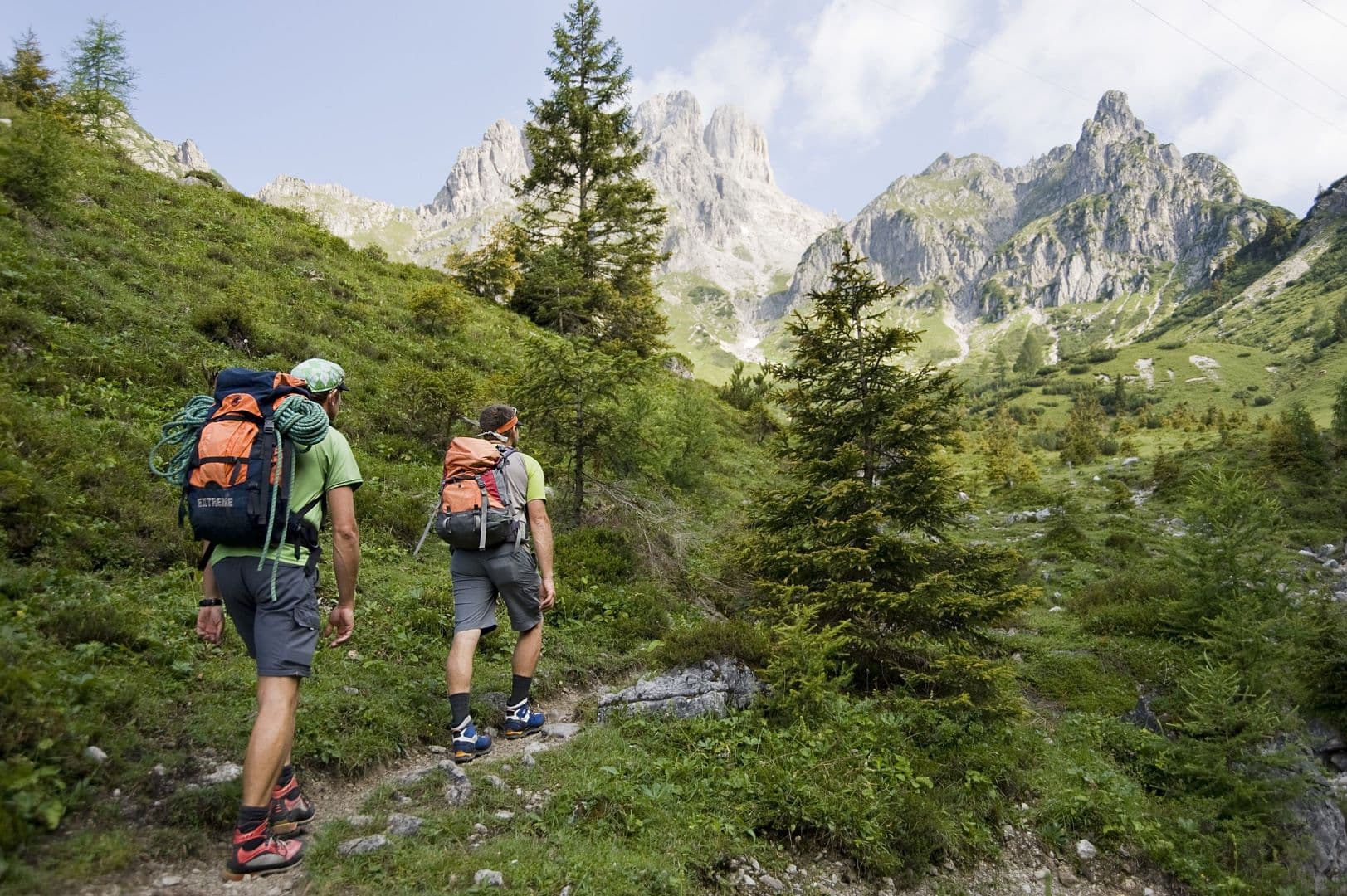 Filzmoos-hikers-on-trail-summer