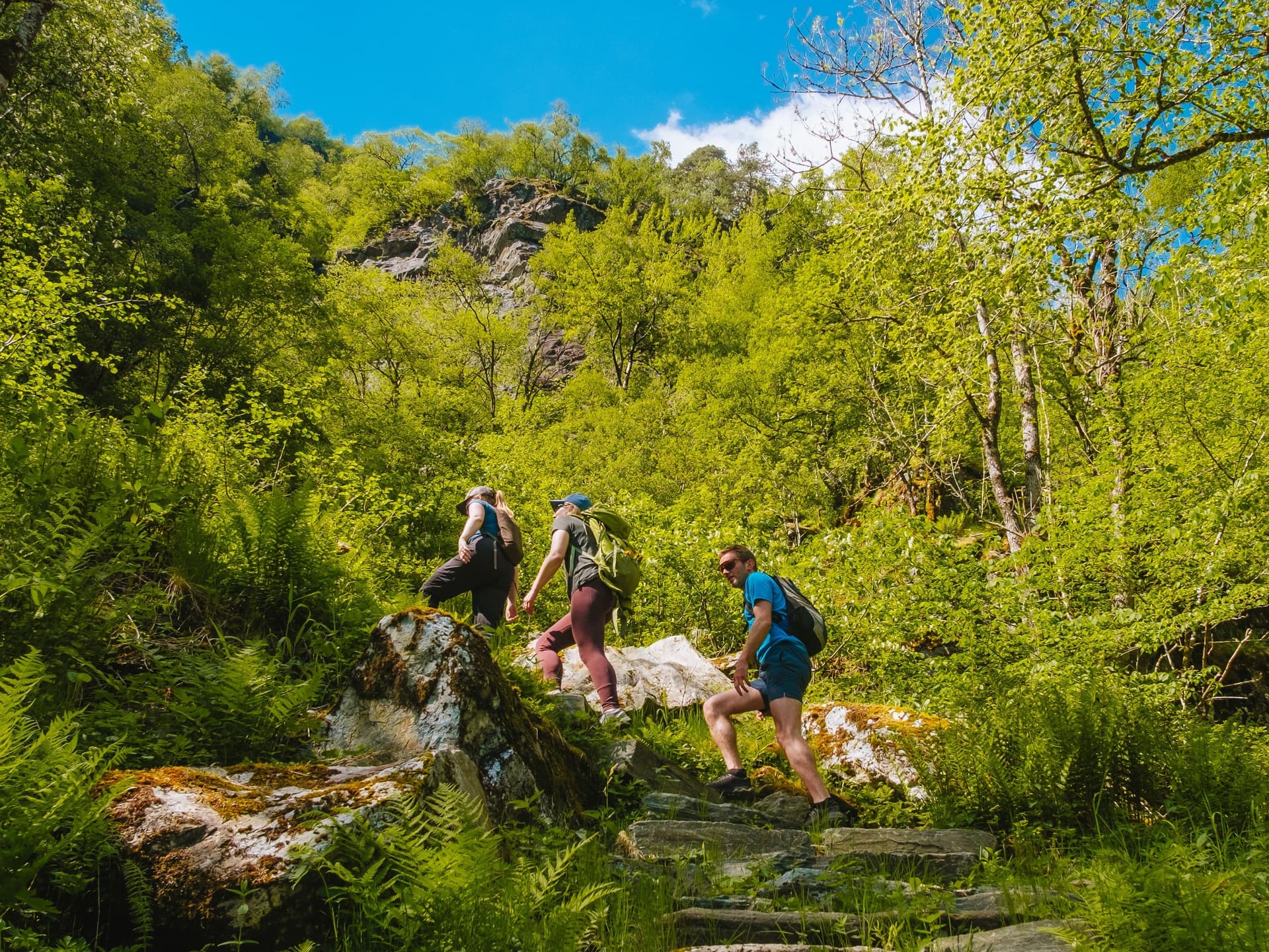 kvanndal-voss-summer-hiking-group-cropped
