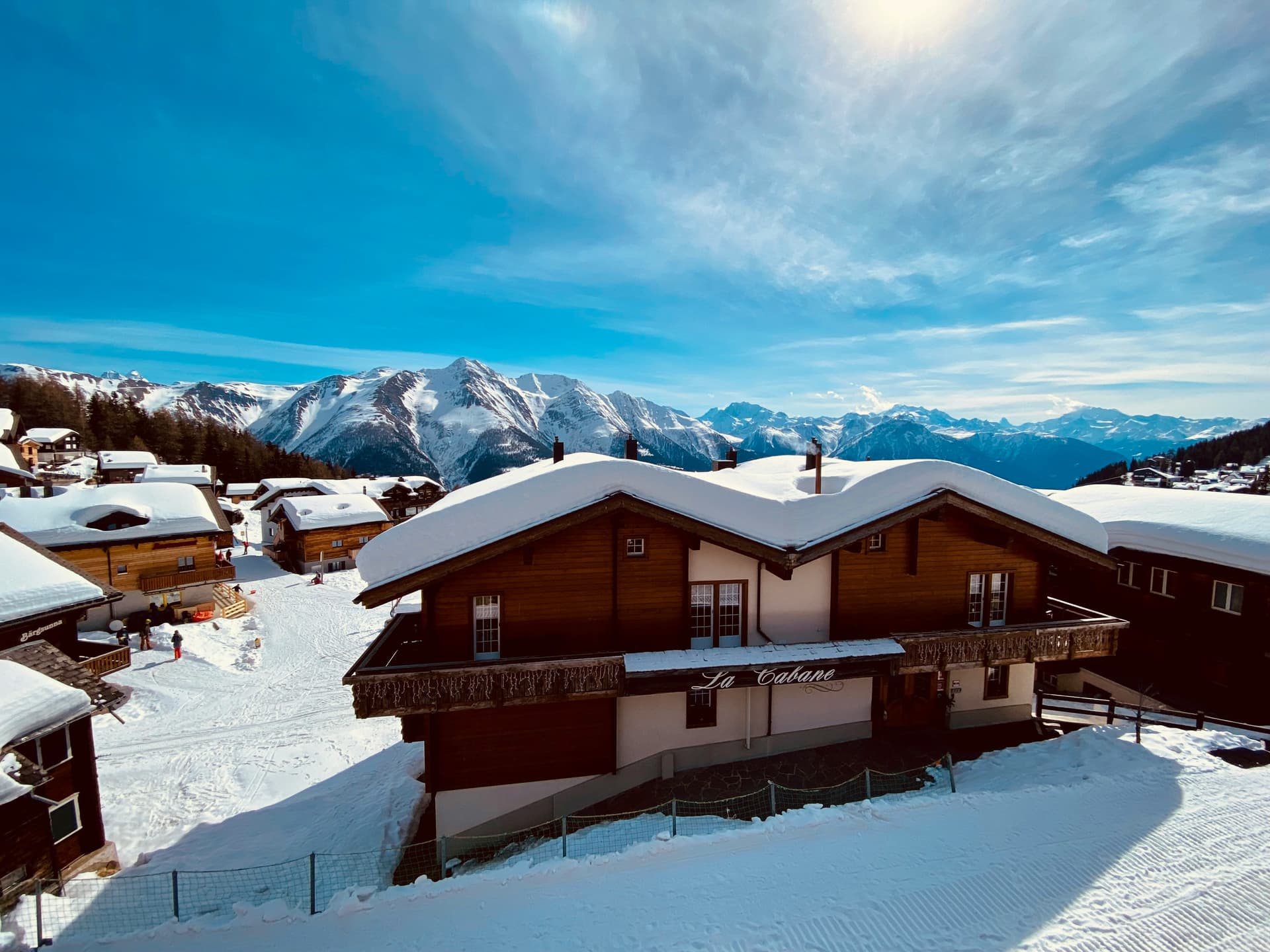 Ski-apartments-Switzerland-blue-sky