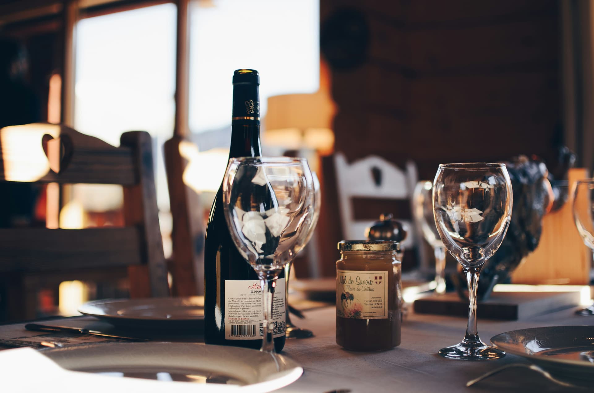 Wine-on-wooden-table-honey