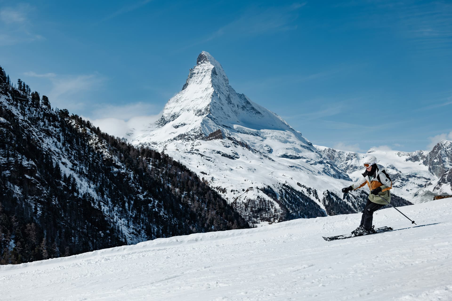 Zermatt-skier-Matterhorn