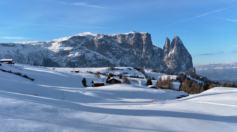 https://a.storyblok.com/f/150663/6240x3483/426d6ca2c3/alpe-di-siusi-cabis-dolomites.jpg